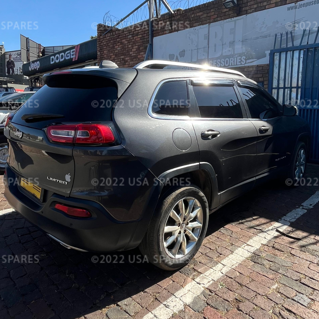 2014 Jeep Cherokee 3.2 KL - Image 3