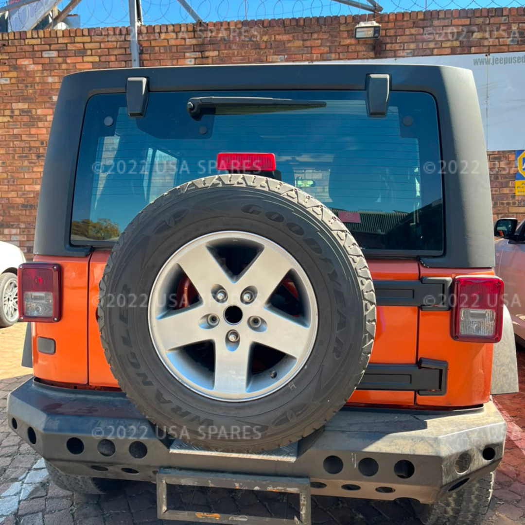 2011 Jeep Wrangler Rubicon 3.8 - Image 3