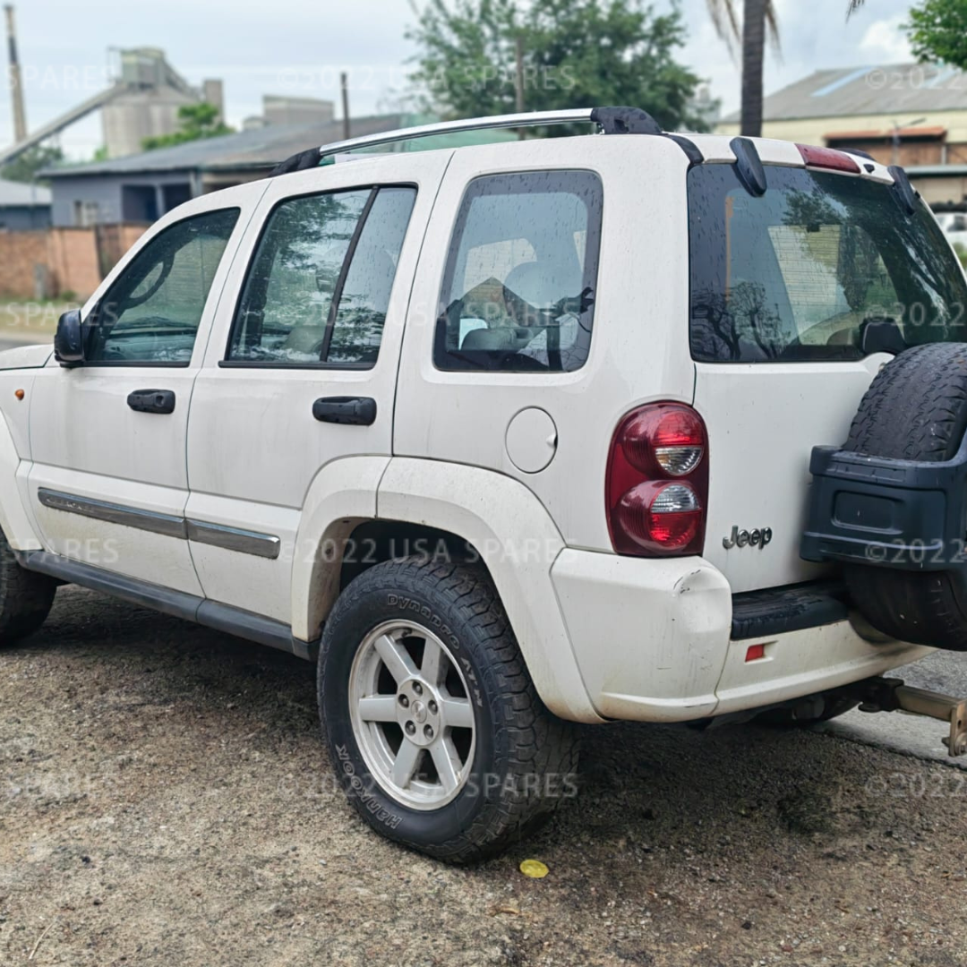 2006 Jeep Cherokee 2.8 KJ - Image 7